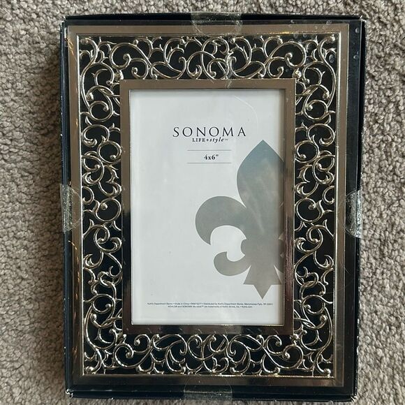 Sonoma Life + Style Filagree Scrolled Frame! - Picture 1 of 4